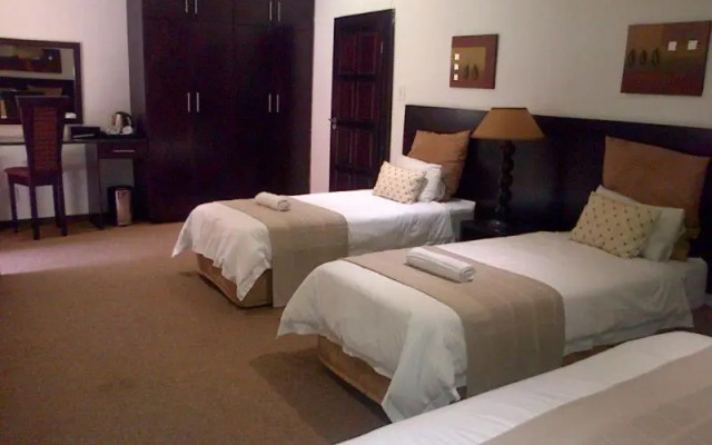 Waterfront Country Lodge