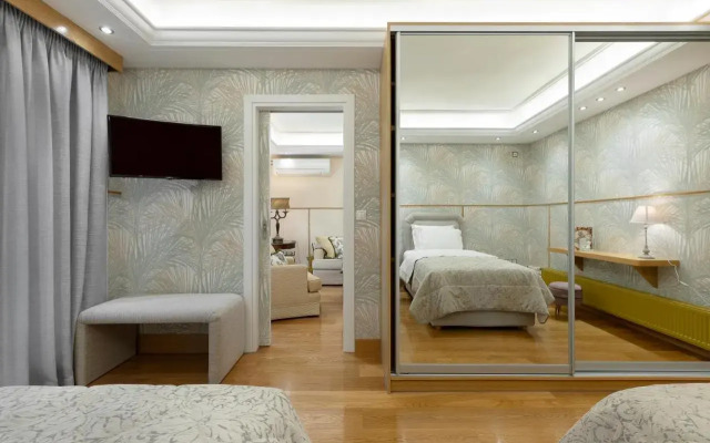 Vouliagmeni's Elegance by Acropolis Suites