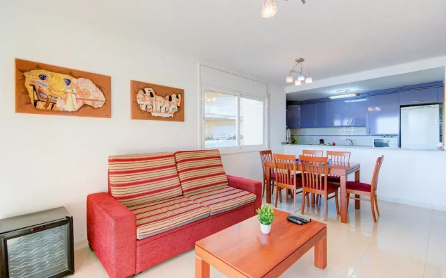 Apartment With Scenic View
