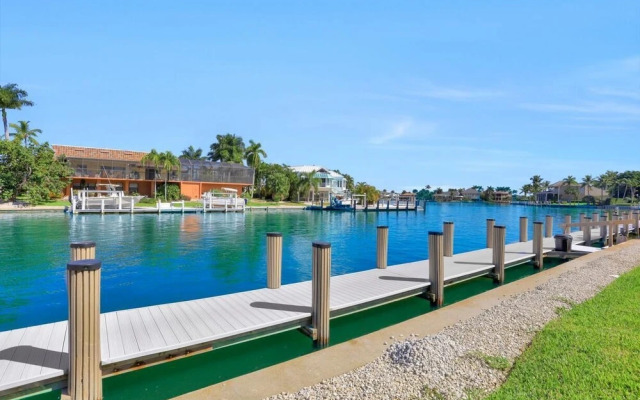 Eagle Cay Building 3-204