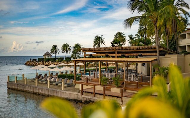 Blue Waters Resort & Spa
