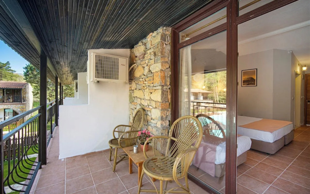 Alados Otel