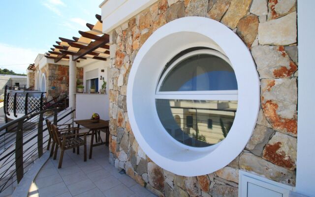 Gregoriana Front Beach