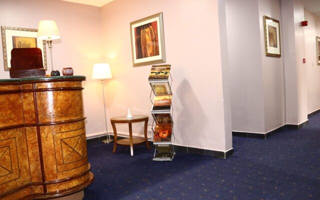 The Clan Suites