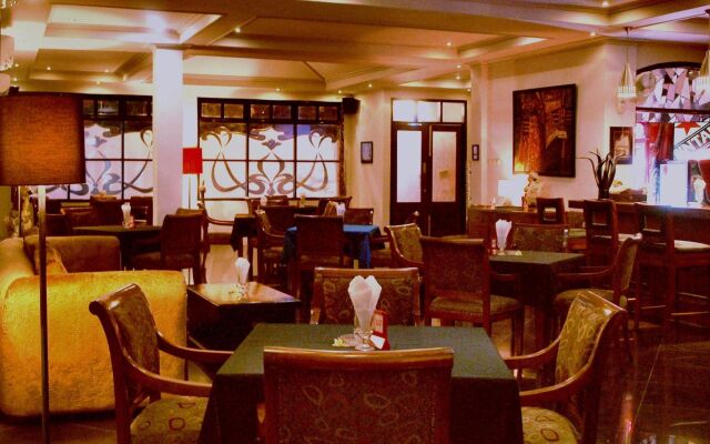 The Gecho Inn Town
