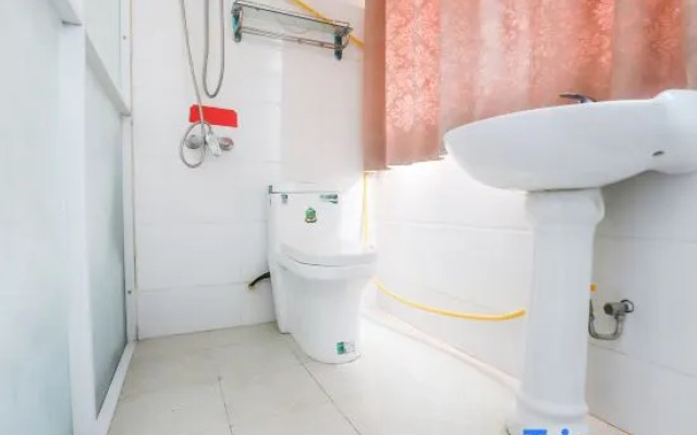 Feidong is often near a hotel