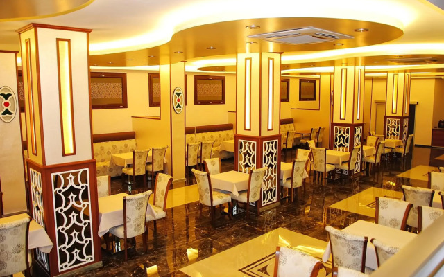 Malahit Exclusive City Hotel
