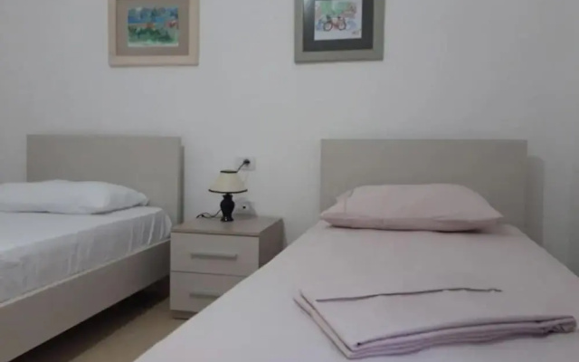 2 Bed Apt Sleeps 6 -balcony - 5-mins From Seaside