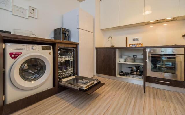 Charming 2-Bedroom, Silver Mountain, A Building