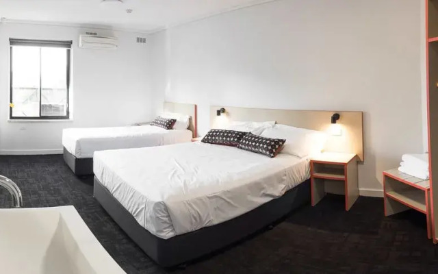 Rose & Crown Hotel Adelaide