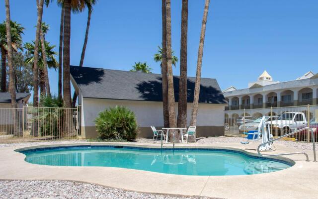 Days Inn by Wyndham Airport - Phoenix