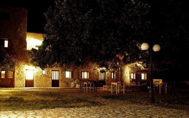 Vlyhada Guesthouse