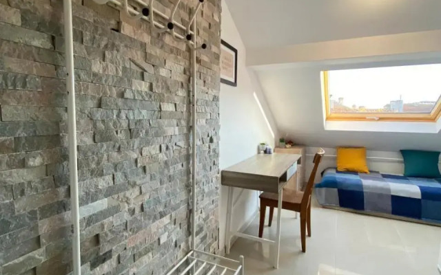 LK17 - Loft in the Center