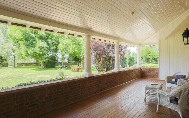 Petersons Armidale Winery & Guesthouse