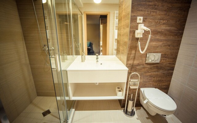 Onyx Luxury