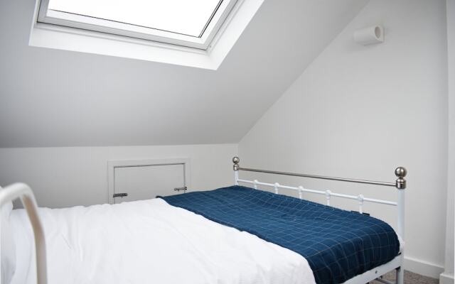 New 2 Bedroom Maisonette Next To Hove Station