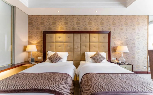 XinHua JianGuo Hotel