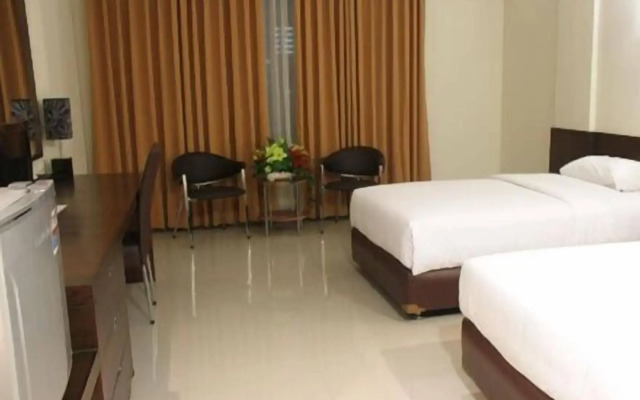 Bamboo Inn Hotel & Cafe