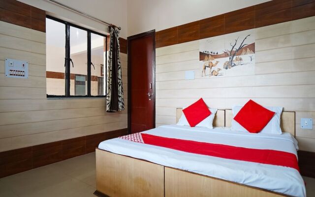 OYO 43646 Mukund Sarovar