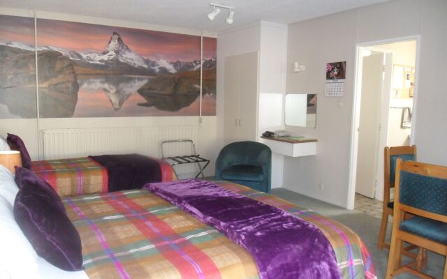 Aden Motel