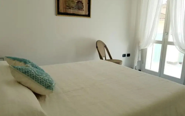 Oltremare apartment with large veranda for 6 people