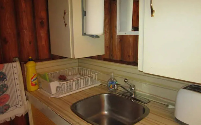 Seawood Bed & Breakfast & Cabins