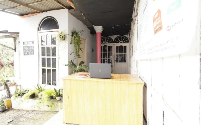 OYO 93847 Blio Guest House Syariah