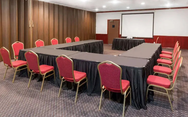 Ramada Medford And Convention Center