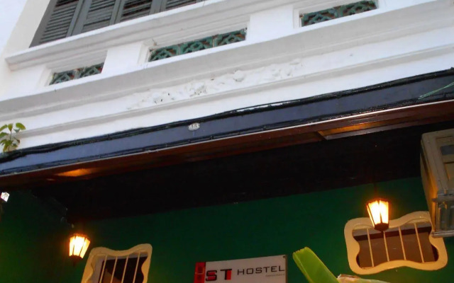 St Hostel