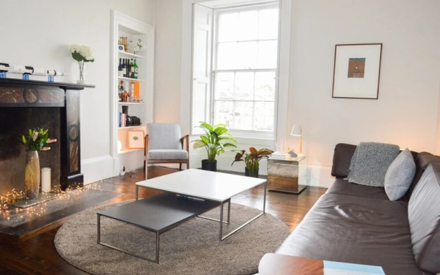 Beautiful 1 Bedroom Apartment in Stockbridge