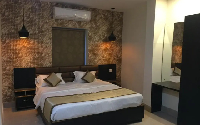 Goroomgo Effective Bollywood Hotels Bhubaneswar