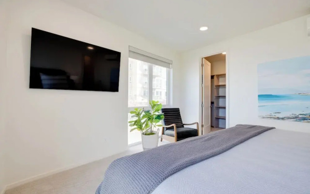 Seaside Vacation Rental: Walk to Beach & Downtown!