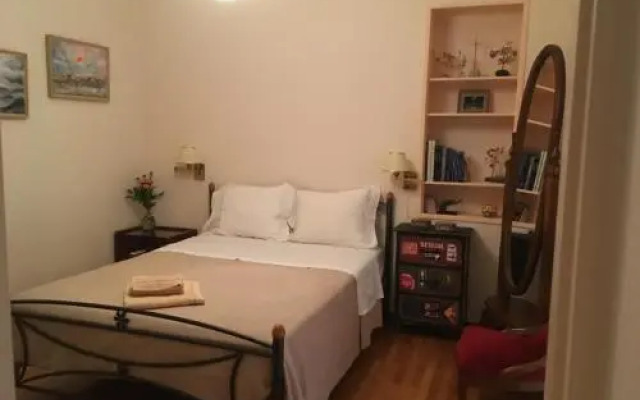 Oro's Stylish Kolonaki Flat Next to Metro & Museums