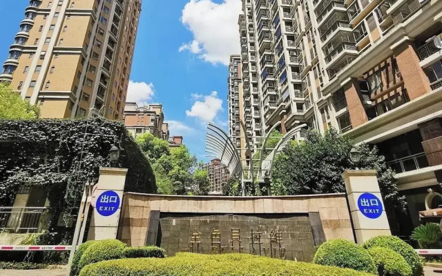 Tyms Entire 3-bedroom Apt By Takashimaya