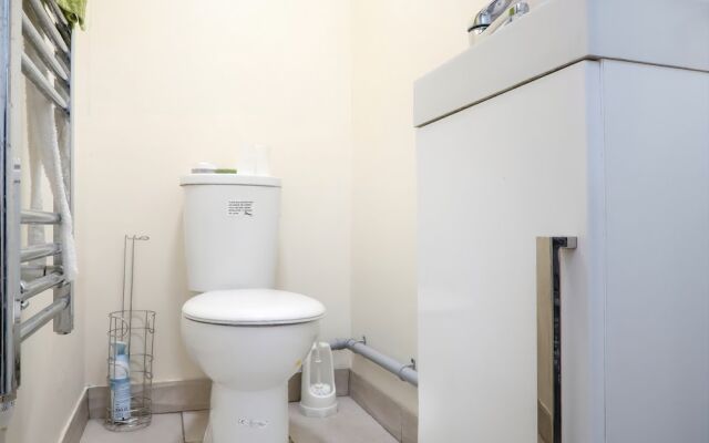 Saltwell Street Deluxe En Suite Room