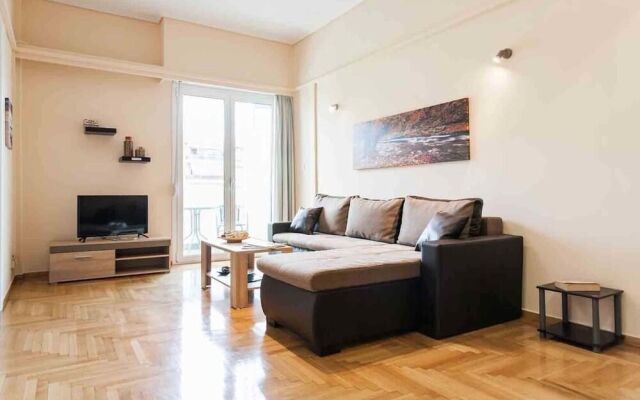 Athens Acropolis Spacious Apartment