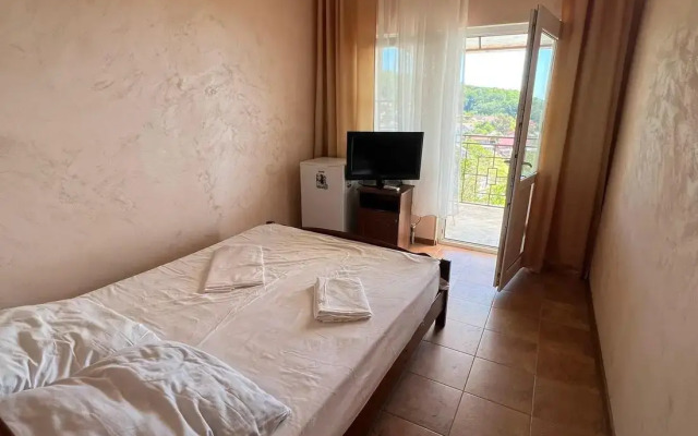 The Guest House At Henry's