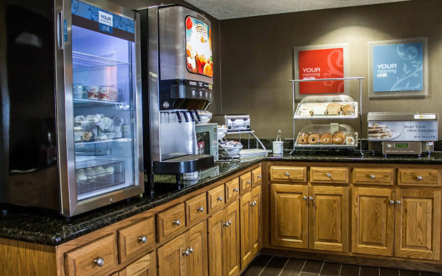 Comfort Suites Hotel and Conference Center