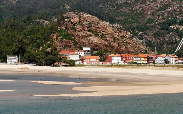 House - 3 Bedrooms with Sea views - 101983