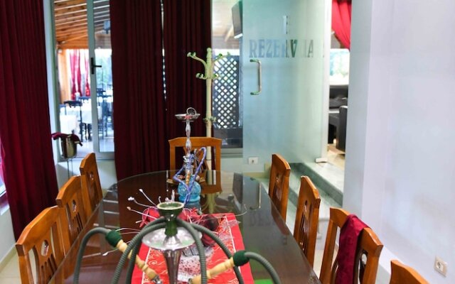Hotel Bardhi