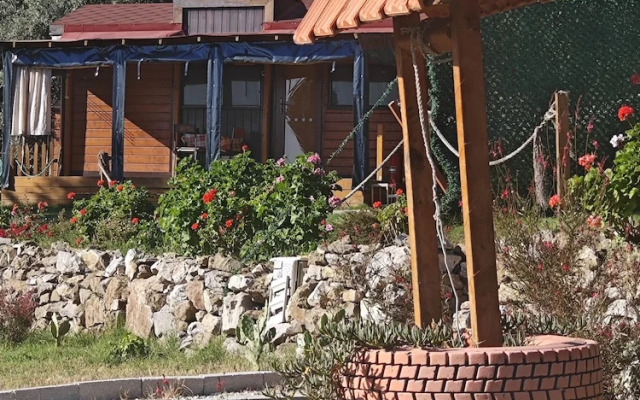 Ti̇ny Mi̇ni̇ House