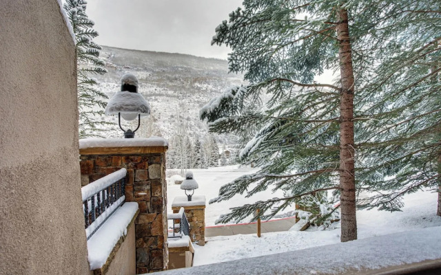 Remodeled Vail Condo w/ Hot Tub Access!