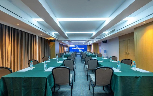 Youcheng Oriental Hotel (Huqiu Subway Station)