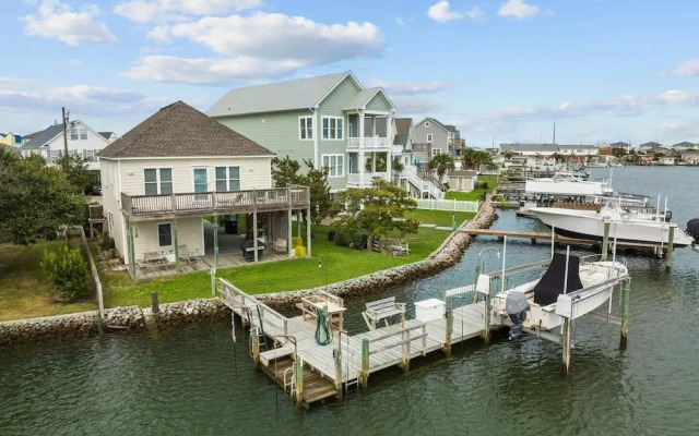 One More Drift 4 Bedroom Home by RedAwning