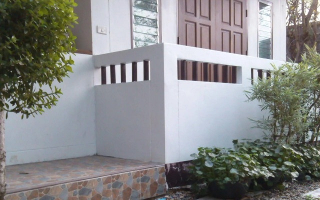 Home Stay Chiangmai Baan Chao Mhon