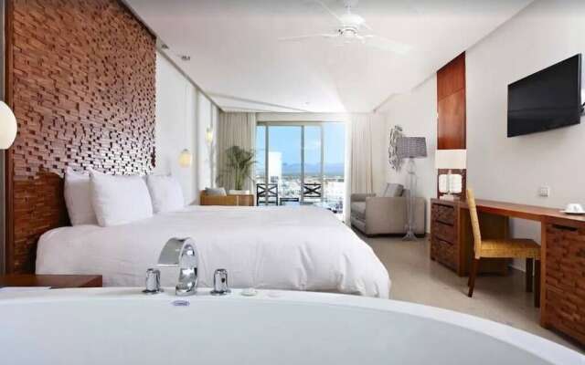 2BDFinisteria Resort Pool & Ocean Views