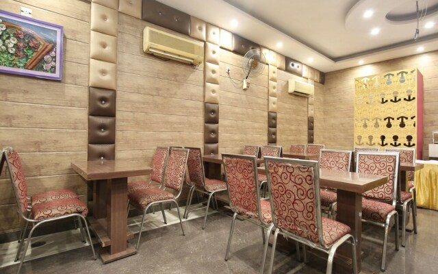 OYO 15998 Hotel Ma International