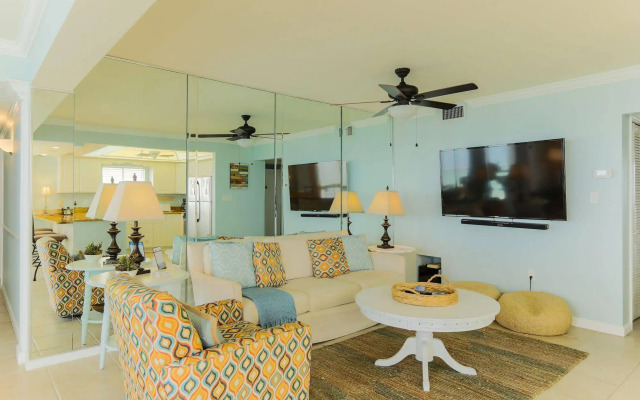 Shoreline Towers by Holiday Isle