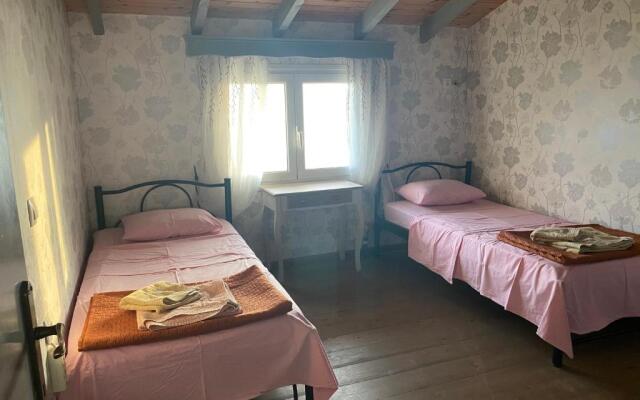 Hamre Apartments (Nicholas)