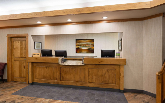 Days Inn & Suites by Wyndham Bozeman